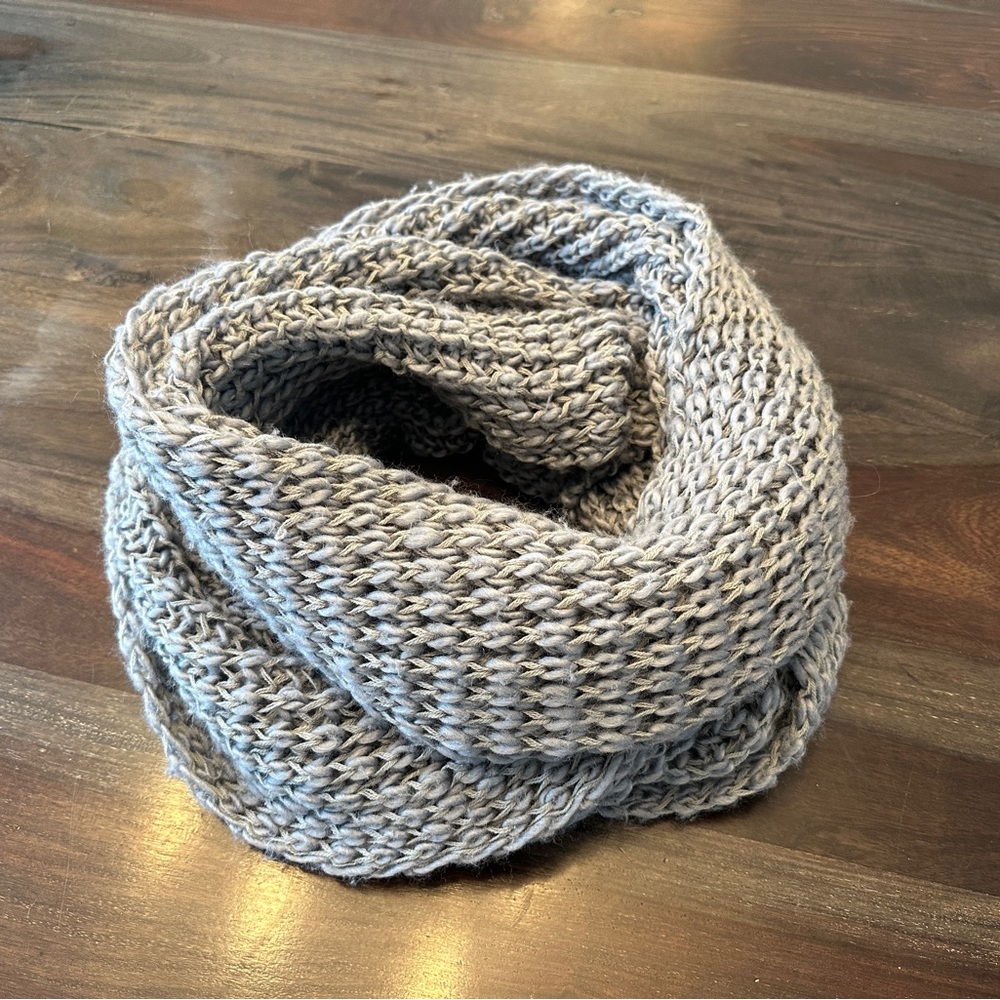 Cozy Gray Chunky Knit Infinity Scarf